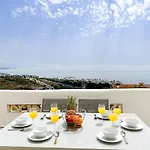 Vakantiehuis & Golf Townhouse In *
